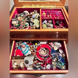 70+ Pairs of Unique, Cool, & Stylish Earrings with Jewelry Box